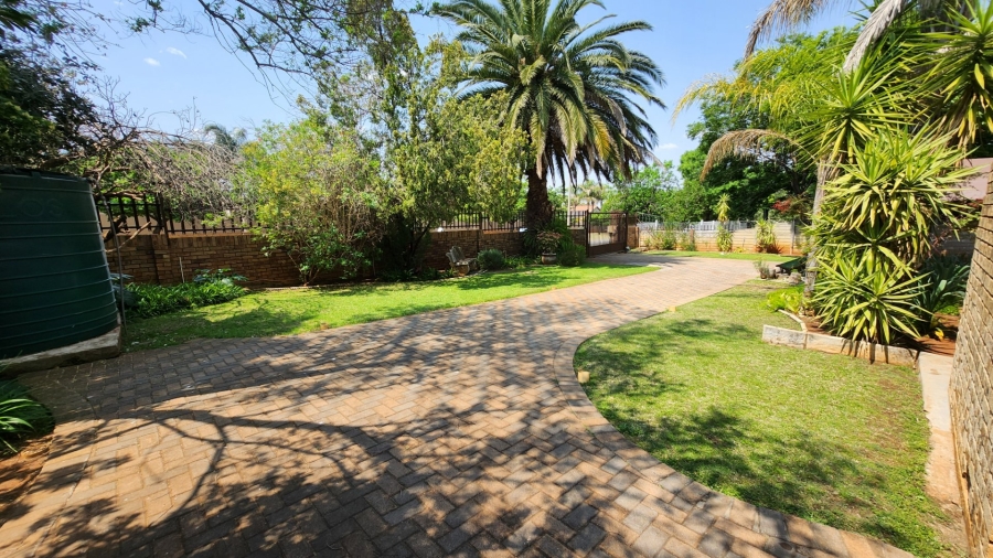 4 Bedroom Property for Sale in Wilkoppies North West